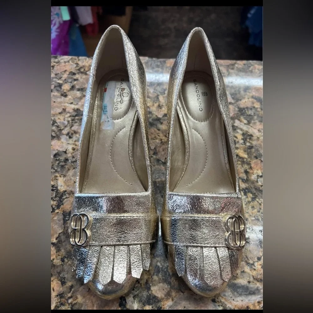 Bandolino Gold Block Heel Pumps Size 6